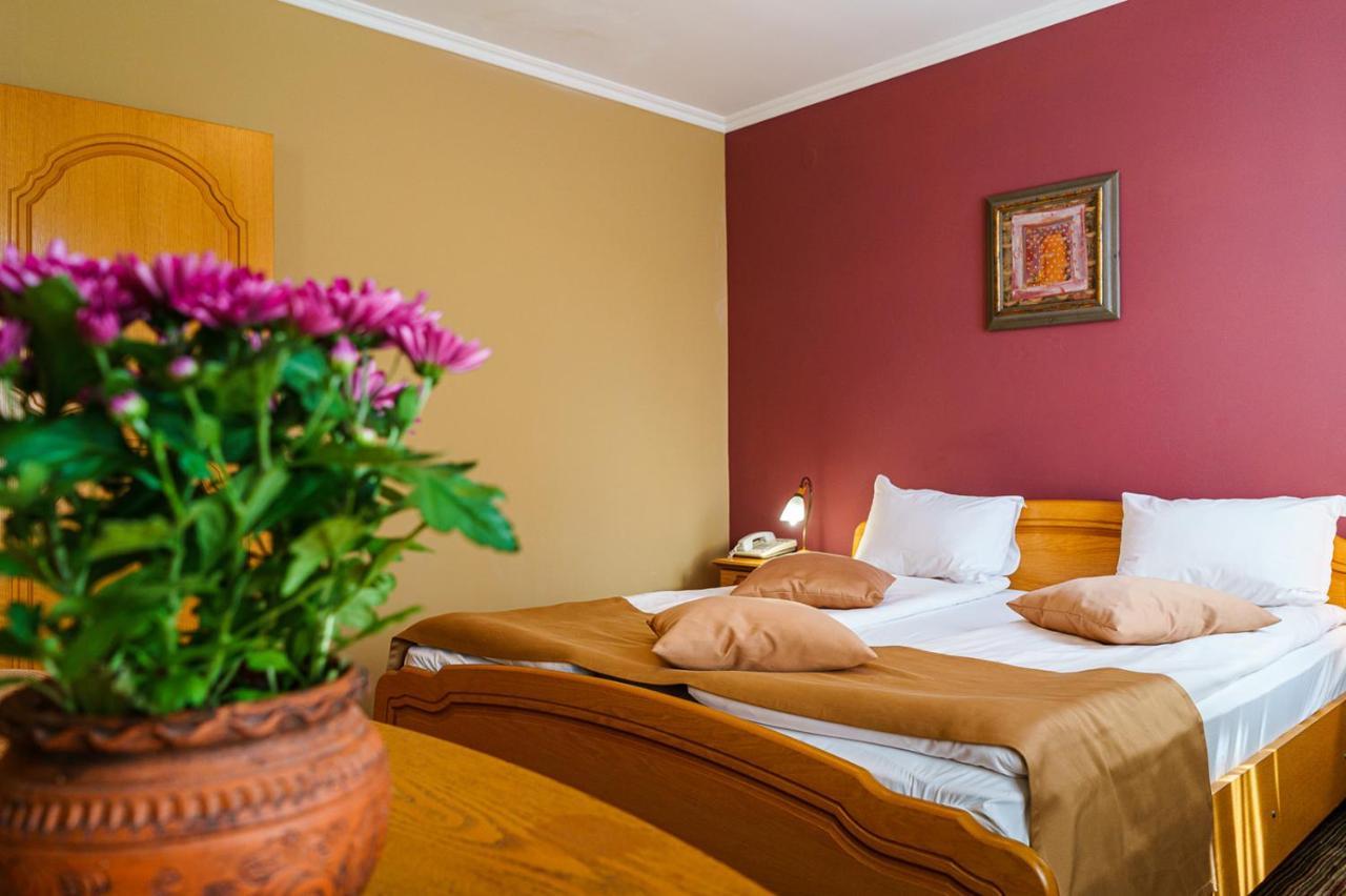 Hotel Avion - Self Check In Plovdiv Ngoại thất bức ảnh